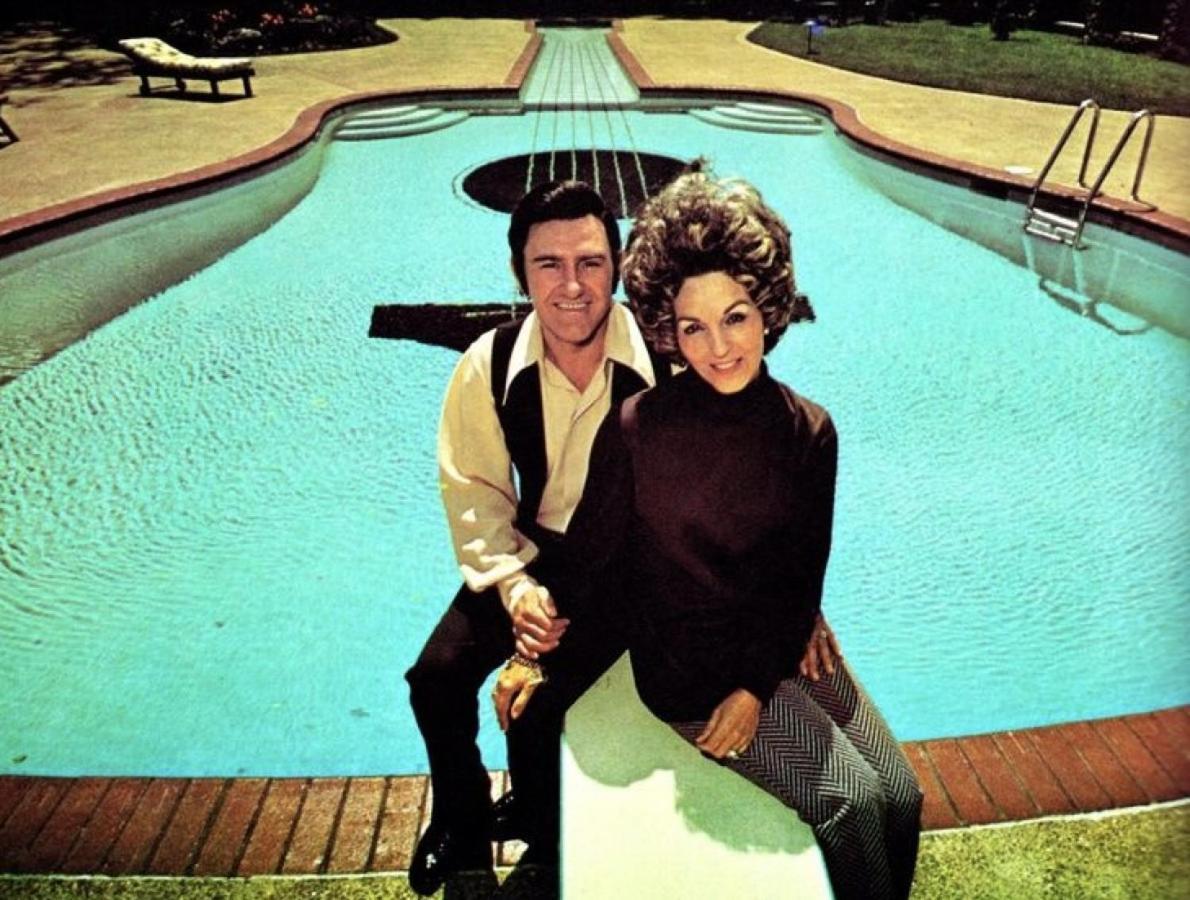 Elvis But Modernized 3 Beds Pool Parking * Nashville